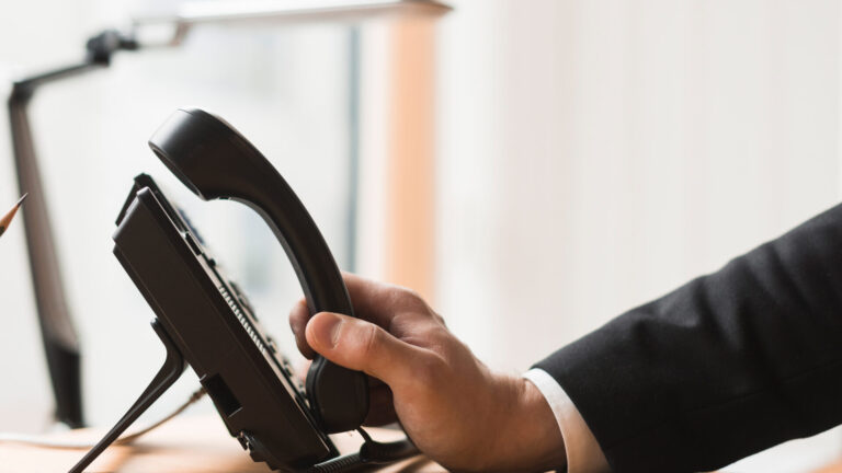 VoIP vs. Traditional Phone Systems: Choosing the Best for Your Business